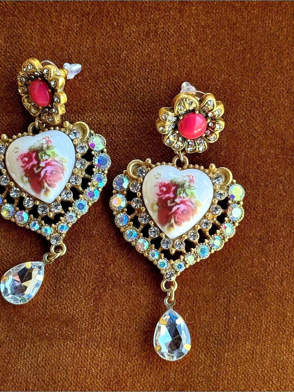 Victorian Floral Heart Dangle Earrings in Gold & Pink Like New